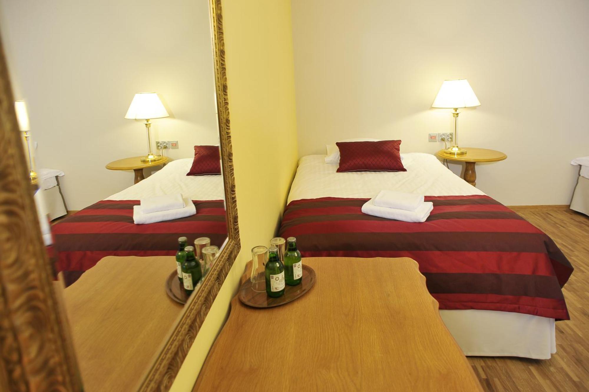 Hotel Mir-Jan Spa Lądek-Zdrój Szoba fotó